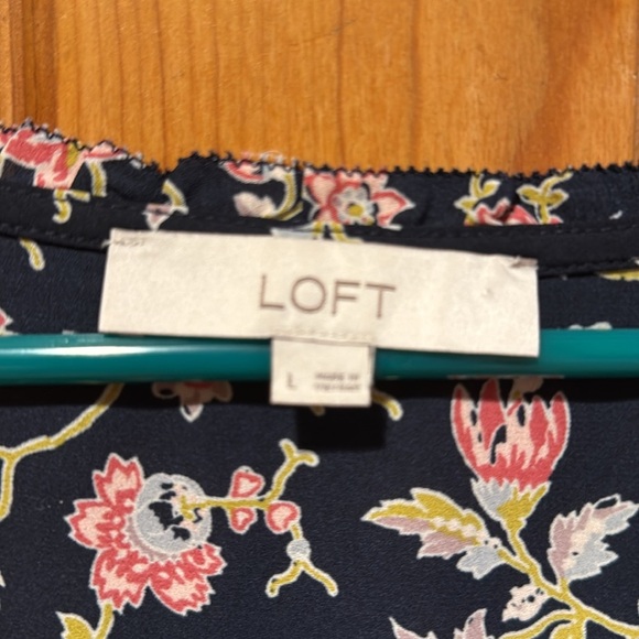Loft women’s sleeveless floral blouse size large. - Picture 3 of 8